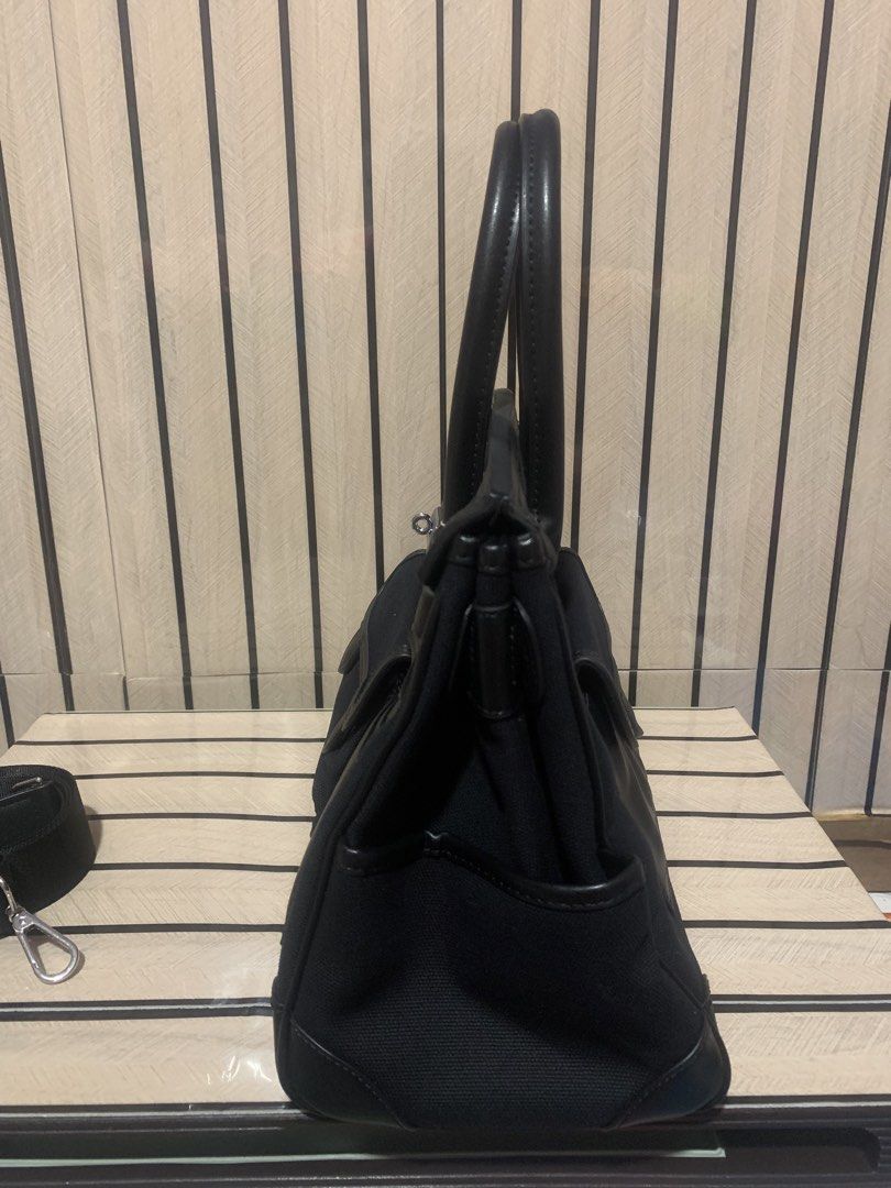 HH Cargo Birkin (Category: Cross-body Bags) located in San Fernando. Submitted by preluxuria_online_shop (Listing ID 1470280914, Image 3). Description: .