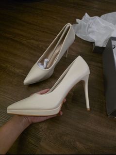 (Category: ) located in . Submitted by jellen_closet (Listing ID 1470297613, Image 1). Description: .