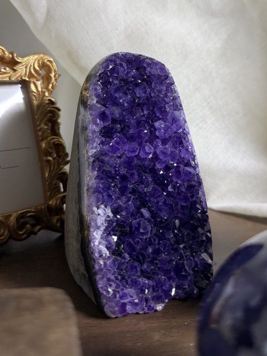 High Quality Amethyst Geode Crystal Cluster Specimen (Category: Precious Stones) located in Paranaque City. Submitted by heyandeey (Listing ID 1470163663, Image 3). Description: - high quality uruguay deep purple amethyst cluster Deep purple amethyst geode with intense color saturation - Natural raw crystal cluster on a stable custom cut base - Stands upright easily on desks, shelves, or crystal altars - Sparkling violet quartz points that catch 