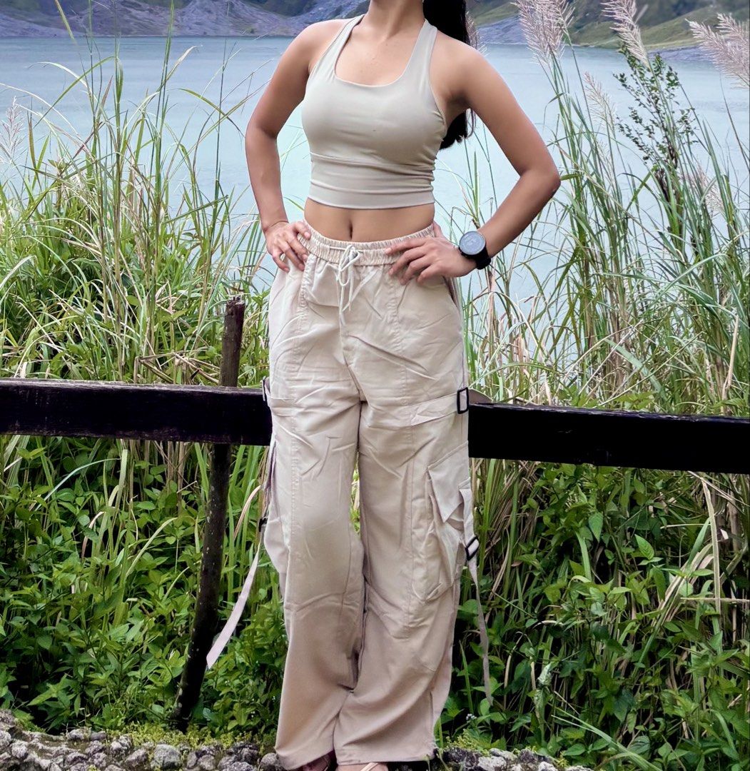 Hiking Pants / Cargo Pants (Category: Activewear) located in Manila. Submitted by laiofchc (Listing ID 1470159933, Image 1). Description: HIKING PANTS SIZE M-XL if you want a baggy size this js for yoh waist : 24-36 inch material : polyester model size : height - 5’4 waist - 25’ lenght - 40.