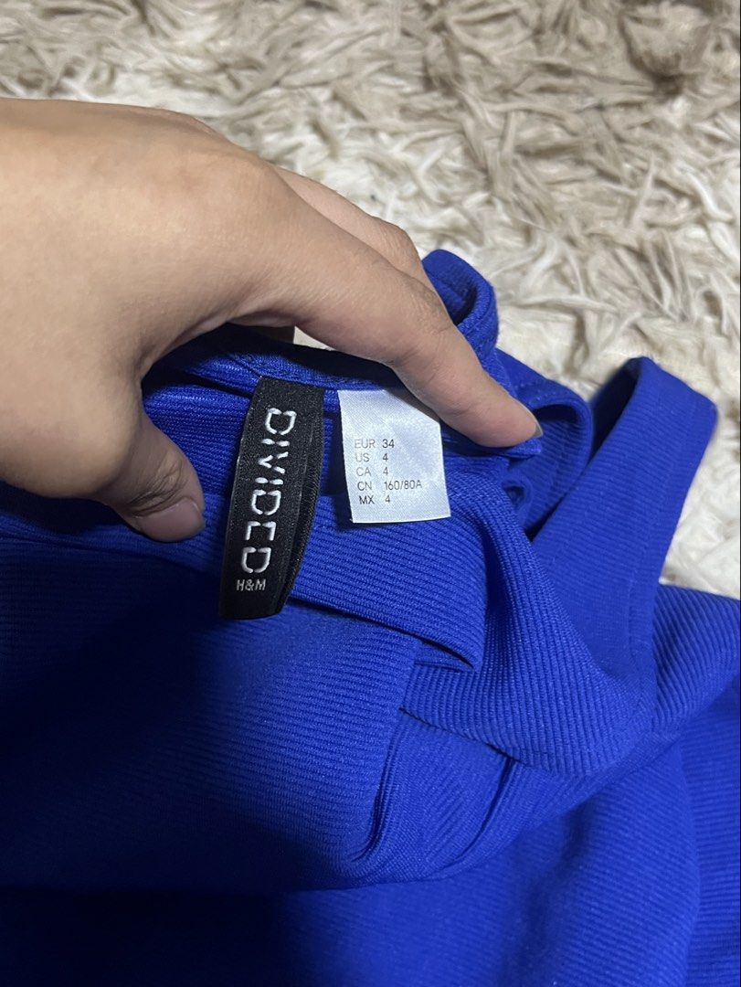 H&M Blue Dress (Category: Dresses) located in Mandaluyong City. Submitted by declutters_cb (Listing ID 1470284469, Image 2). Description: .