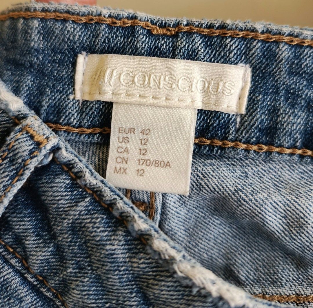 H&M Conscious Patchwork Denim Jeans Size US 12 (Category: Jeans) located in Cebu City. Submitted by violacloset (Listing ID 1470207384, Image 3). Description: Measurements: waist: 17 hips: 19 length: 37.