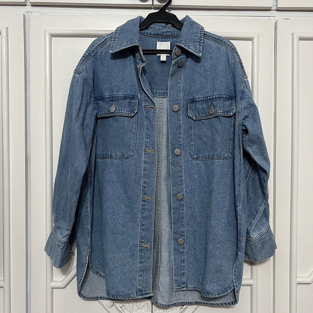 H&M Denim Jacket (Category: Coats, Jackets and Outerwear) located in Las Pinas. Submitted by bangtanbey (Listing ID 1470233029, Image 1). Description: AUTHENTIC H&M (bought at MOA branch) Size on tag: XS (oversized fit) Used once Please check last photo for minor discoloration on one of the buttons.