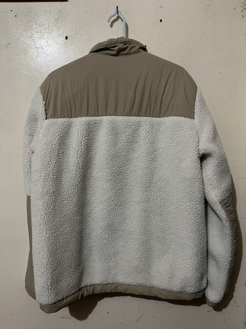 H&M Sherpa Block Jacket Size M (Category: Coats, Jackets and Outerwear) located in Baguio. Submitted by visentovi (Listing ID 1470301883, Image 2). Description: - Brand/Model: H&M Sherpa and Nylon Panel Jacket - Color: Beige and White - Size: Medium (Regular fit) - Design: Warm fleece body with contrast woven overlays - Features: Full zip closure and two secure zippered chest pockets - Condition: Clean, excellent pre-loved condition with minimal 