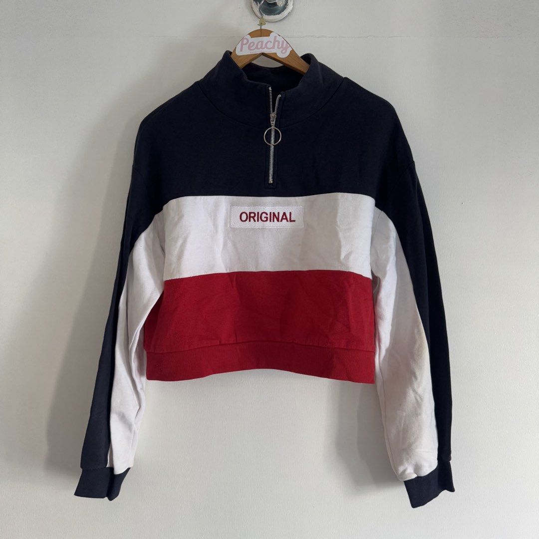 H&m sweater (Category: Coats, Jackets and Outerwear) located in Manila. Submitted by apparella.ph (Listing ID 1470245085, Image 1). Description: Selling low due to small stains Never uswd bought in u.s pa.na stock lng sa cabinet. Bust:46 Length:21 ☑️Everything is my Own preloved / BNWT/BNWOT ☑️ not thrifted/Ukay ☑️ malukot sa picture kasi na stock sa cabinet (tinatamad mag plantsa ✌️ ) ☑️Personal items ( usually bought in US/UK/JPN ) every year p