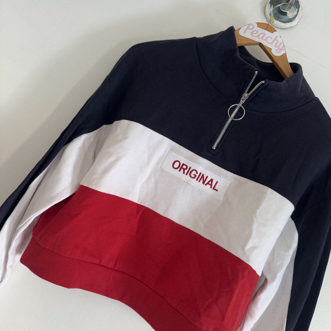 H&m sweater (Category: Coats, Jackets and Outerwear) located in Manila. Submitted by apparella.ph (Listing ID 1470245085, Image 2). Description: Selling low due to small stains Never uswd bought in u.s pa.na stock lng sa cabinet. Bust:46 Length:21 ☑️Everything is my Own preloved / BNWT/BNWOT ☑️ not thrifted/Ukay ☑️ malukot sa picture kasi na stock sa cabinet (tinatamad mag plantsa ✌️ ) ☑️Personal items ( usually bought in US/UK/JPN ) every year p