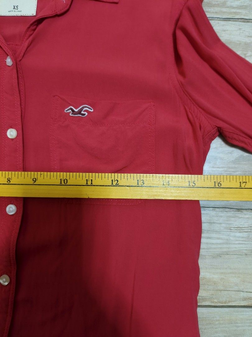 Hollister (Category: Longsleeves) located in Siniloan. Submitted by talktotheroses (Listing ID 1470296350, Image 3). Description: no issue.