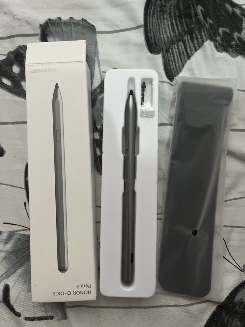 HONOR CHOICE PENCIL (Category: Others) located in Manila. Submitted by erikamaeca43273 (Listing ID 1470165645, Image 1). Description: 4096 level pressure sensitivity low latency eraser function palm rejection bluetooth pairing compatible tablets: • HONOR Pad 9 (Requires system version 7.2.0.120 or higher) • HONOR Pad 10 • HONOR Pad X9a 4 months pa lang po sakin but not really use. price still negotiable.