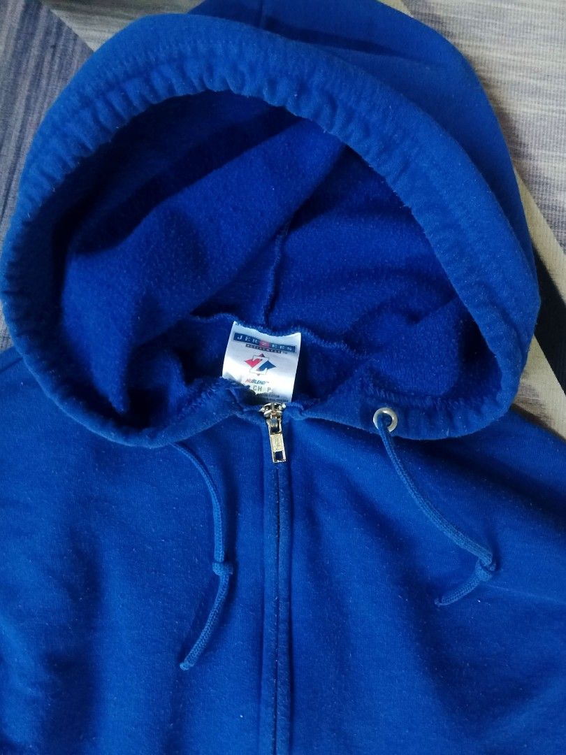 Hoodie jacket zipper (Category: Coats, Jackets and Outerwear) located in Manila. Submitted by icamalicdem29 (Listing ID 1470241043, Image 2). Description: .