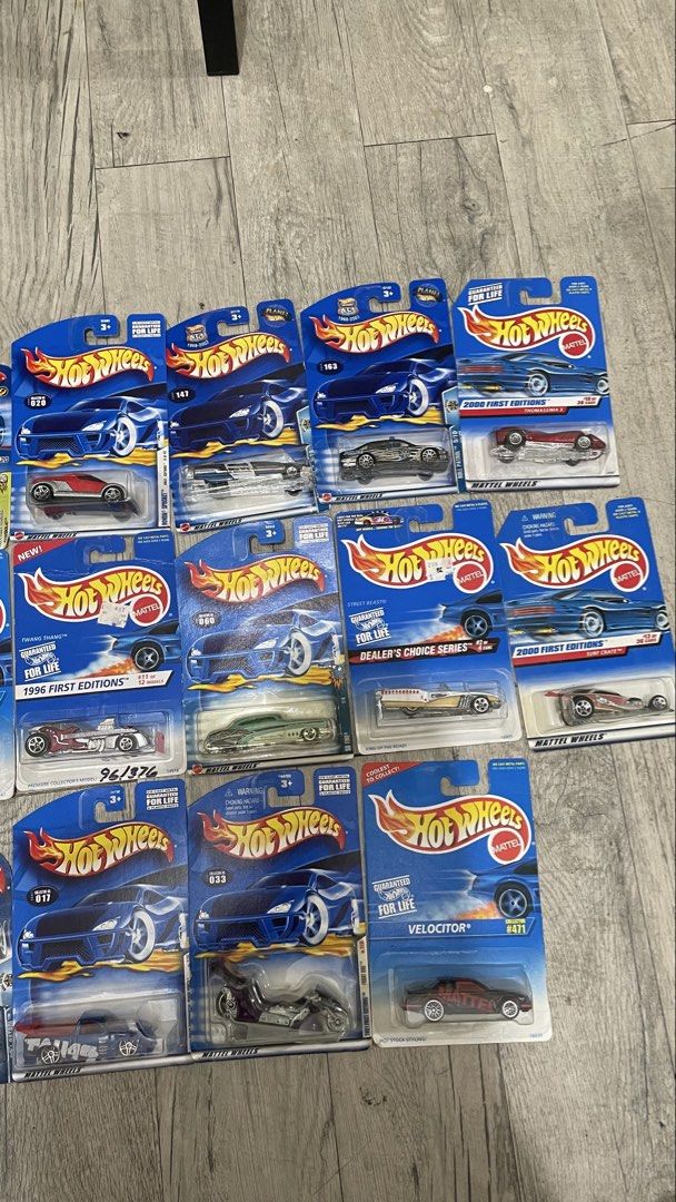 Hot wheels blue cards fantasy (Category: Kids Toys) located in Las Pinas. Submitted by tinngonzaga (Listing ID 1470314760, Image 1). Description: 35 pcs As set No break set 40 each .
