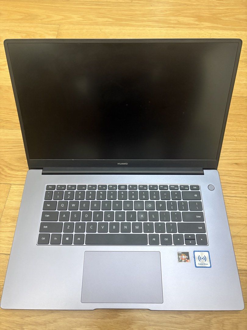 HUAWEI MateBook D 15 (Space Gray) (Category: Laptops & Notebooks) located in Pasig City. Submitted by hideyan69 (Listing ID 1470273199, Image 1). Description: Purchase Date: June 13, 2020 Brand: HUAWEI Model: HUAWEI MateBook D 15 Color: Space Gray Specifications: Screen Size: 15.6" Storage: 1TB HDD + 256GB SSD RAM: 8GB Status: Windows setup screen active, ready for new user.