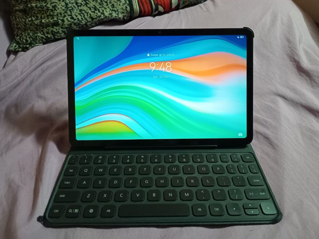 Huawei Matepad with original keyboard (Category: Other Gadgets) located in Manila. Submitted by gracecorte69328 (Listing ID 1470196229, Image 1). Description: Huawei Matepad with original keyboard for ₱6,500. Huawei matepad 10.4 SELLING PRICE : 5,000 Inclusion : Huawei matepad tablet & original keyboard Goods for online class, gaming and browsing napakasmooth niyang gamitin, yung keyboard nya ayos na ayos at kapag inopen mo yung bluetooth connect