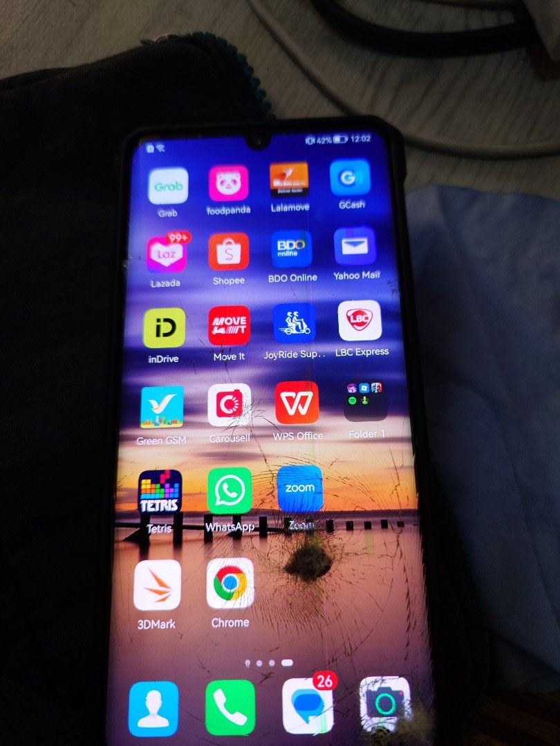 Huawei P30 pro 8/256 global ntc (Category: Huawei) located in Caloocan City. Submitted by frankie04 (Listing ID 1470178076, Image 1). Description: Huawei P30 pro black 100% excellent condition 8/256 issue: cracked glass , sept 24,2026 nabagsak sa guitar accidentally All working pa touch screen, fingerprint, all ok battery 100% new kakapalit lang orig batt sa huawei sc july 14,2026. selling as is crispy buttons, ok all focus cameras super sharp, o