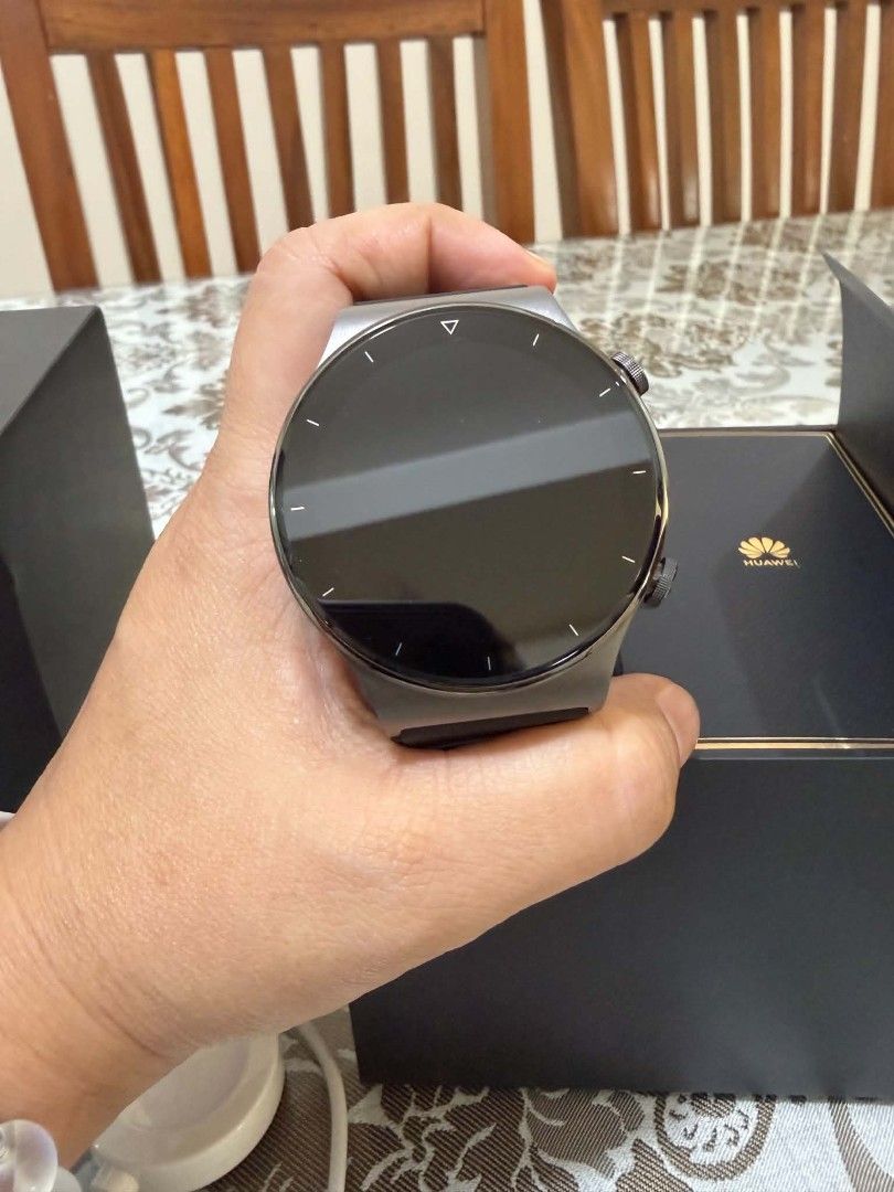 Huawei smart watch (Category: Wearables & Smart Watches) located in Paranaque City. Submitted by paras0620 (Listing ID 1470164845, Image 3). Description: Preloved original huawei smart watch complete inclusion price 8k.