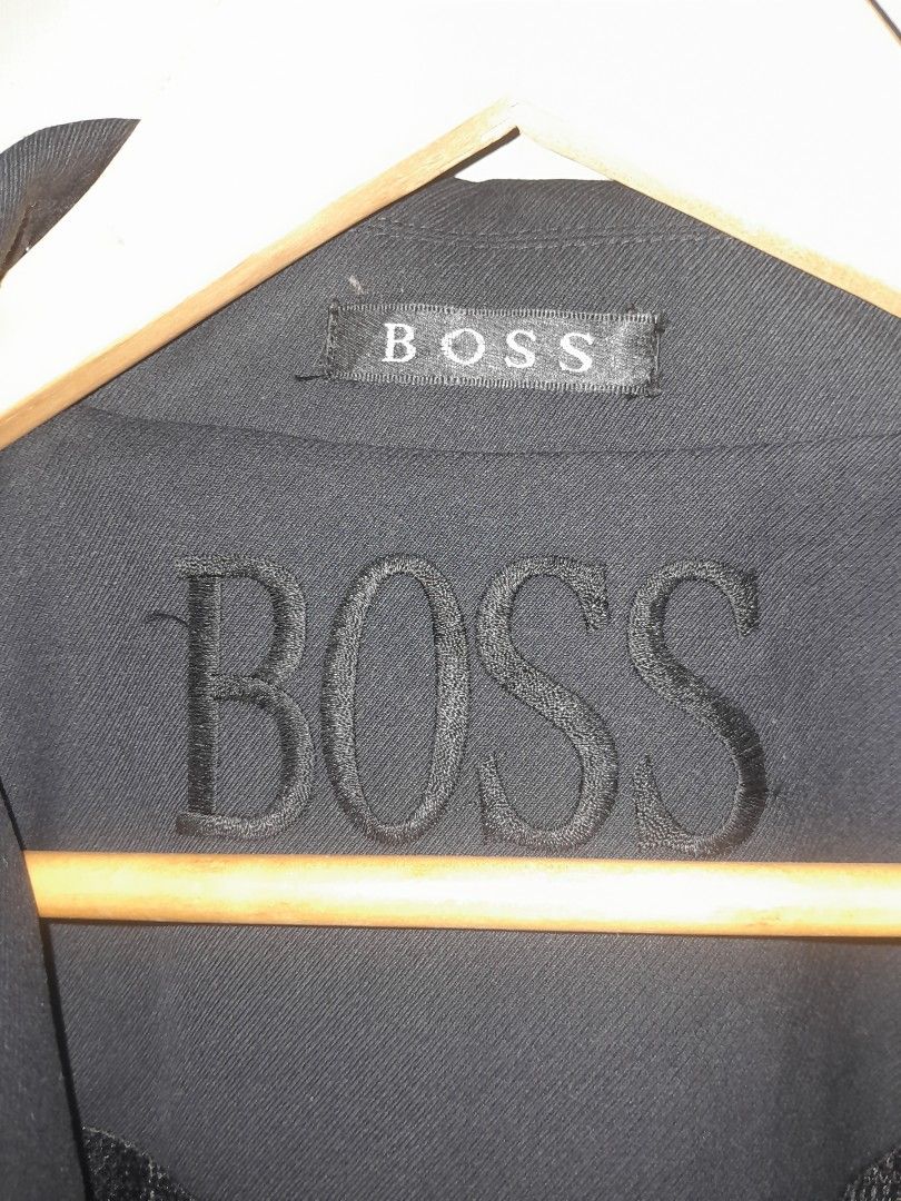 HUGO BOSS HARRINGTON JACKET (Category: Luxury Apparel) located in Alburquerque. Submitted by zkethrifter (Listing ID 1470203293, Image 3). Description: ECELLENT NO ISSUE DM!.