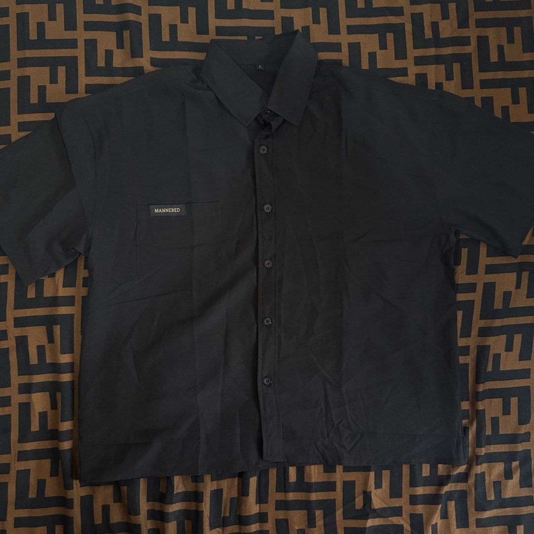 HUILISHI / Mannered Boxy Polo (Category: Tshirts & Polo Shirts ) located in Cainta. Submitted by amswardrobe (Listing ID 1470192033, Image 2). Description: - Brand: Mannered - Design: Cropped/Boxy - Size: Large - Style: Short sleeve button-up with standard collar and front pocket - Condition: Clean, excellent, and ready to wear Colors: White, Black, Army Green and Khaki 180 each 1K take all (6pcs).