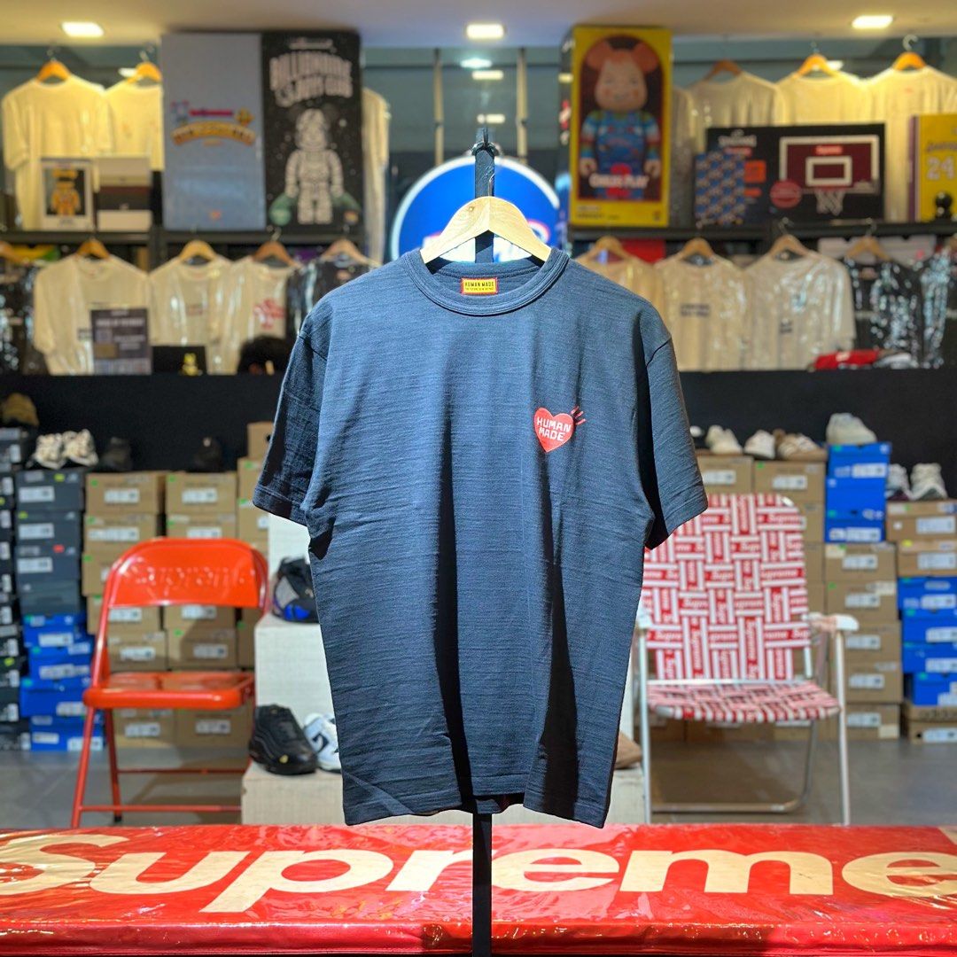 Human Made Graphic T-Shirt (HM32TE009) (Category: Tshirts & Polo Shirts ) located in Quezon City. Submitted by inside_plug (Listing ID 1470191995, Image 2). Description: For Sale Human Made Graphic T-Shirt (HM32TE009) Black - Large Brandnew Dm us to purchase.