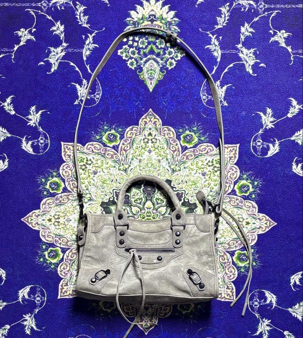 Inspired Suede City Bag Crossbody (Category: Cross-body Bags) located in Valenzuela. Submitted by telagram (Listing ID 1470143783, Image 1). Description: .