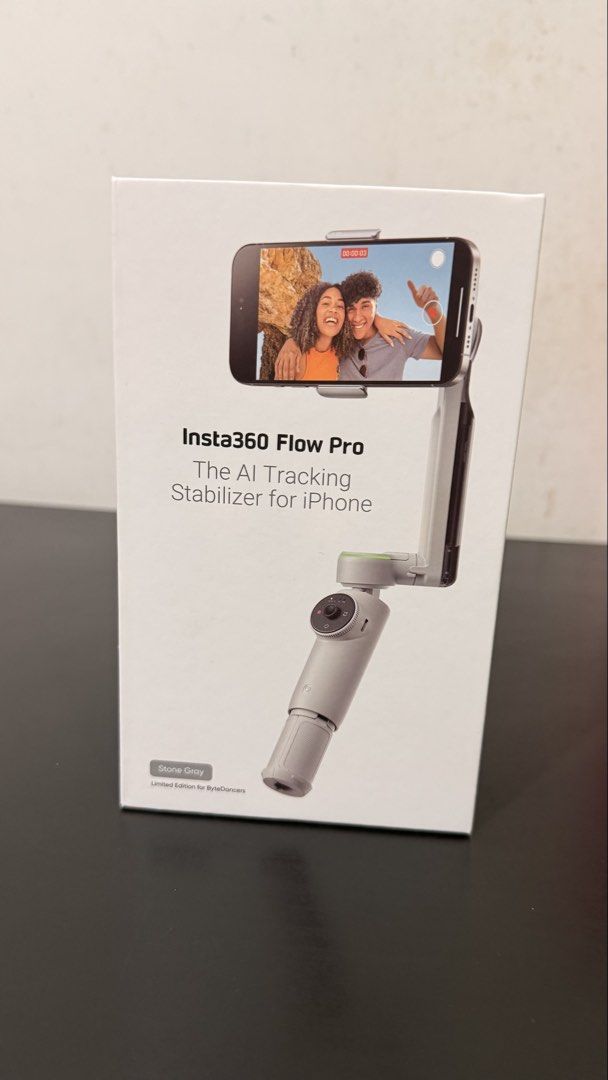 Insta360 Flow Pro AI Tracking Stabilizer for iPhone (Category: Gimbals & Stabilizers ) located in Makati City. Submitted by t3rdiii (Listing ID 1470197803, Image 1). Description: Insta360 Flow Pro – Brand New Brand new Insta360 Flow Pro – AI Tracking Stabilizer for iPhone 📱✨ • Company gift • Opened the box only to check the item • Never used • Complete and in brand-new condition 💰 ₱5,000 — negotiable 🔄 Open to barter for Ray-Ban sunglasses (or