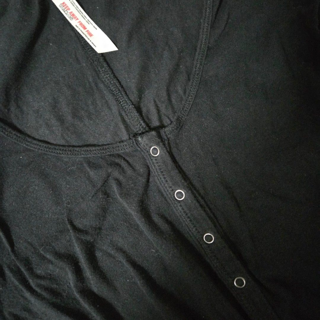 intimately by free people black fitted bodysuit (Category: Blouses) located in Mandaluyong City. Submitted by raekartz (Listing ID 1470293755, Image 3). Description: - thrifted intimately by free people bodysuit - perfect for casual ganaps + madaling bagayan - selling cheap bc medyo manipis but still vv nice as seen sa pics size: s condition: thrifted + lightly used issues: none rfs: not my style anymore, need funds dm for inquiries! mop: gcash, 