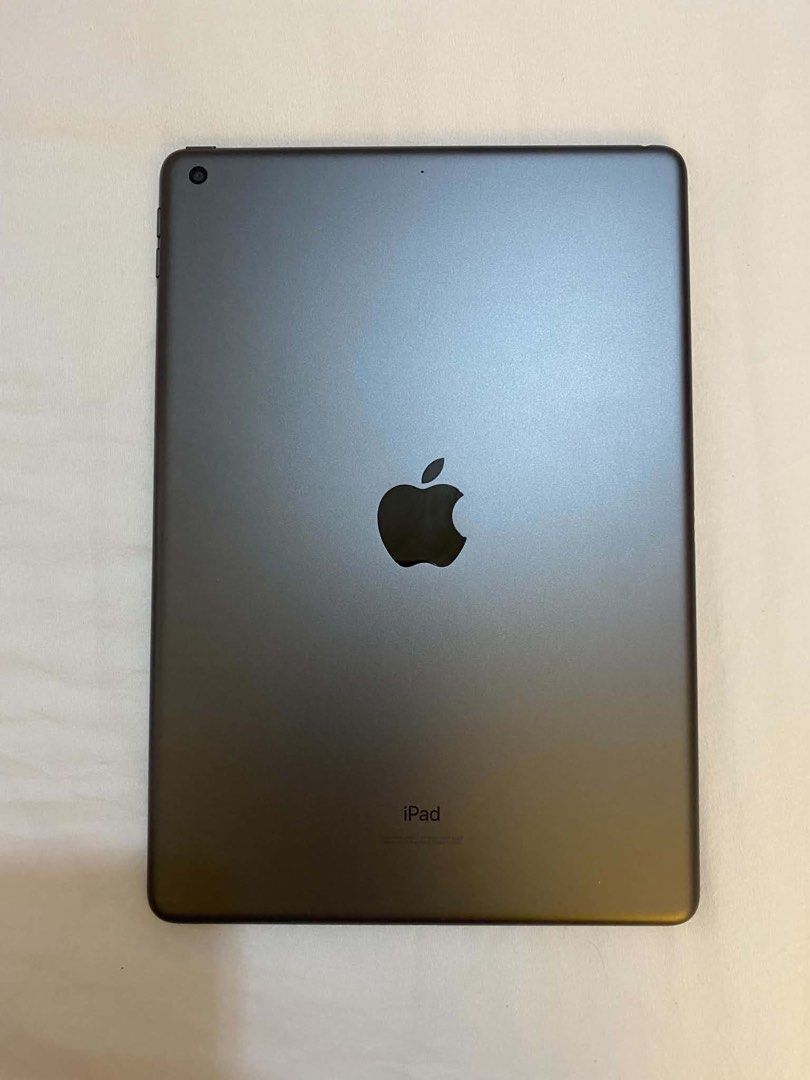 iPad 8th gen 32gb wifi 6.5k (Category: iPad) located in Manila. Submitted by steph.rathalos (Listing ID 1470260467, Image 1). Description: NO ISSUES! ALL WORKING & UNLI RESET ✅ 📍Valenzuela Location.