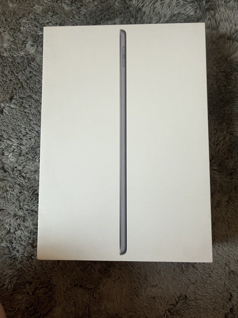 iPad 9th Gen 256GB (Category: iPad) located in Pasig City. Submitted by thecollective_ (Listing ID 1470157311, Image 3). Description: Barely used In like new condition No scratches Can do meetup in Ayala /BGC.
