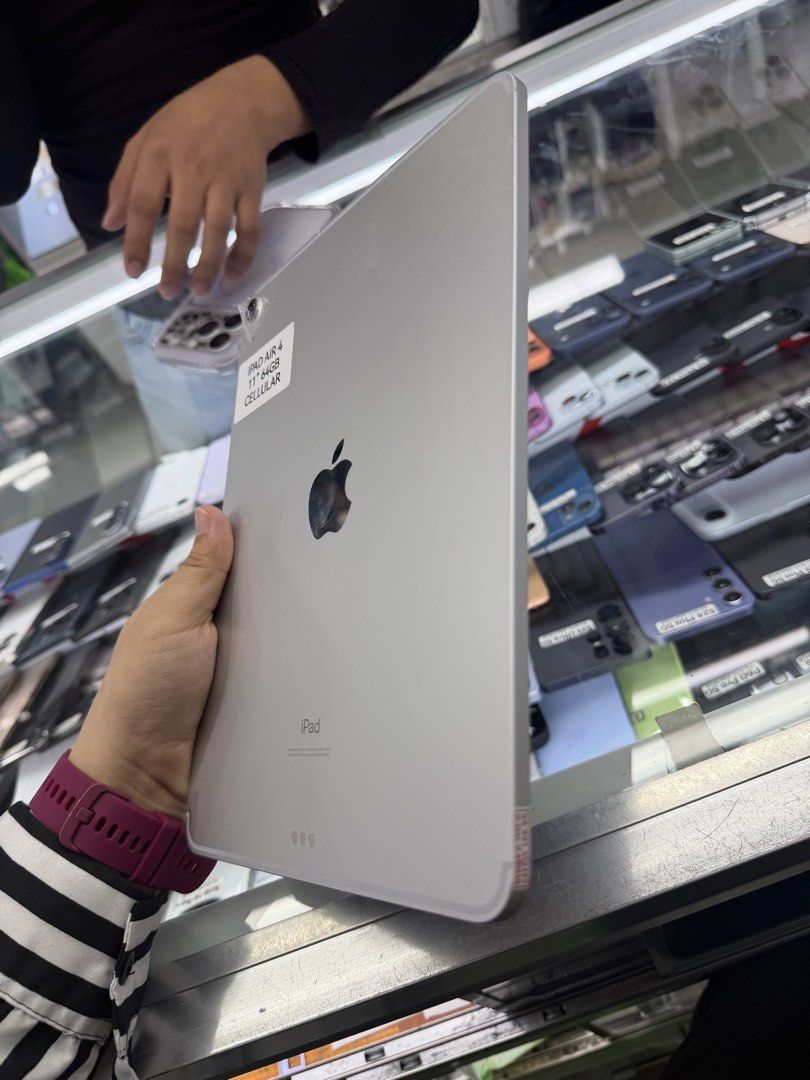 Ipad Air 4 64gb Cellular No issue All working (Category: iPad) located in San Juan City. Submitted by javedsgadgetshop (Listing ID 1470345265, Image 2). Description: INSTALLMENT OPTIONS : SPAY LATER / GGIVES / CREDIT CARD / SKYRO / HOMECREDIT (BRANDNEW) WE BUY AND SELL SO PWEDE MAGBINTA OR SWAP ! Quick Specs : 💵 Ipad Air 4 •64gb •NTC Variant •Good batt health •Wifi & Cellular •95% Smoothness •No hidden issue | No Repaired •100% Authentic | Not R