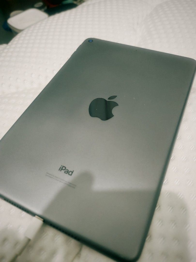 iPad mini 5th generation (Sale or Swap) (Category: iPad) located in Manila. Submitted by mel.mel16 (Listing ID 1470314286, Image 1). Description: Sale or Swap sa Switch or PS Vita offer lang ✅ iPad Mini 5th Generation ✅ Pre loved, almost new ✅ Crisp button ✅ OS updated to 26 ✅ No issue Inclusion: Lightning charger Tablet casing Tempered glass since day 1 With Box RFS: Upgrade Preperred pick up para iwas scam at saka para ma check din ninyo yung u