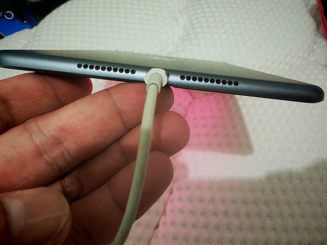 iPad mini 5th generation (Sale or Swap) (Category: iPad) located in Manila. Submitted by mel.mel16 (Listing ID 1470314286, Image 3). Description: Sale or Swap sa Switch or PS Vita offer lang ✅ iPad Mini 5th Generation ✅ Pre loved, almost new ✅ Crisp button ✅ OS updated to 26 ✅ No issue Inclusion: Lightning charger Tablet casing Tempered glass since day 1 With Box RFS: Upgrade Preperred pick up para iwas scam at saka para ma check din ninyo yung u