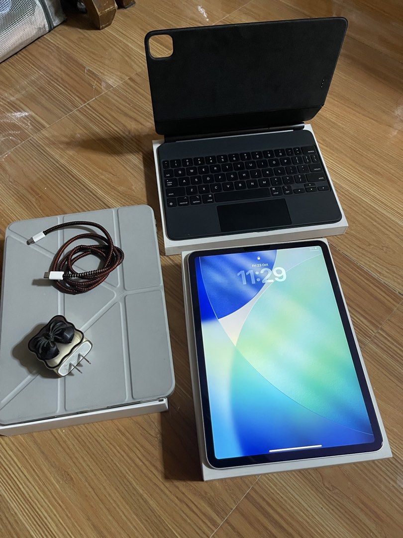 IPAD PRO 4TH GEN M2 11" (Category: iPad) located in Valenzuela. Submitted by amdps (Listing ID 1470227721, Image 1). Description: Used good - Like new condition iPad Pro 256gb M2 4th gen 11" Wi-Fi all accessories seen in this photo included..