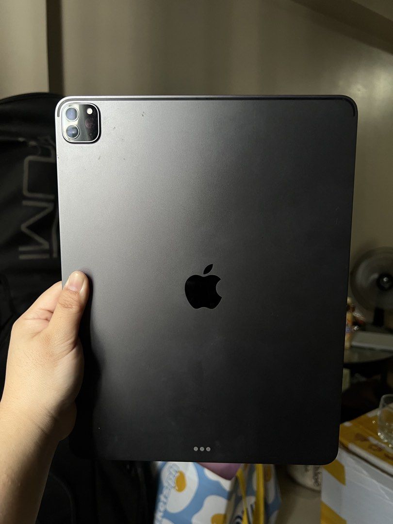 IPAD PRO 5TH GEN (12.9INCH) (Category: iPad) located in Manila. Submitted by declutterwtcami (Listing ID 1470171561, Image 1). Description: IPAD PRO [5TH GEN— 12.9INCHES] 1TB pm me to discuss pricing :) RFS: upgrade.