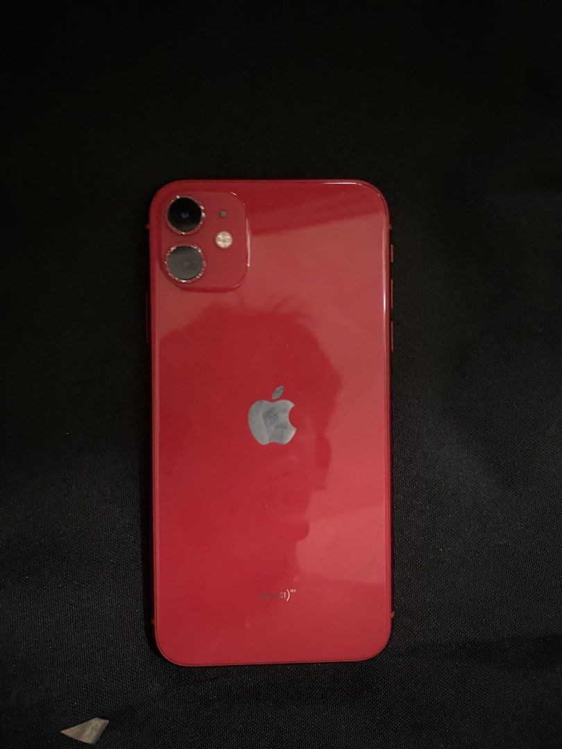 Iphone 11 (Category: iPhone 11 Series) located in Manila. Submitted by chatles.ant (Listing ID 1470229378, Image 1). Description: Battery Health: 70% (Original Battery) SIM Status: Openline (All Networks) Face ID: Working True Tone: Working Cameras: Front and Rear Cameras Working Speakers/Microphone: Working Buttons: Power, Volume, and Silent Switch Working Charging: Lightning Port Working Display/Touch: No Issues Inclusions: Unit Only Only issue