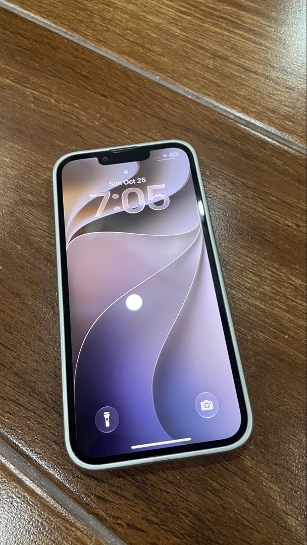 Iphone 13 128 GB (Category: iPhone 13 Series) located in Antipolo. Submitted by tatayjq (Listing ID 1470264762, Image 1). Description: Iphone 13 128GB Front and back screen are in good condition but with few scratches and does not affect the performance Battery health at 72% original never replaced. Unit is never replaced or fixed True tone working Apple Id is logged out Issue: Front camera not working after upgrade Face ID not working. Antipolo 