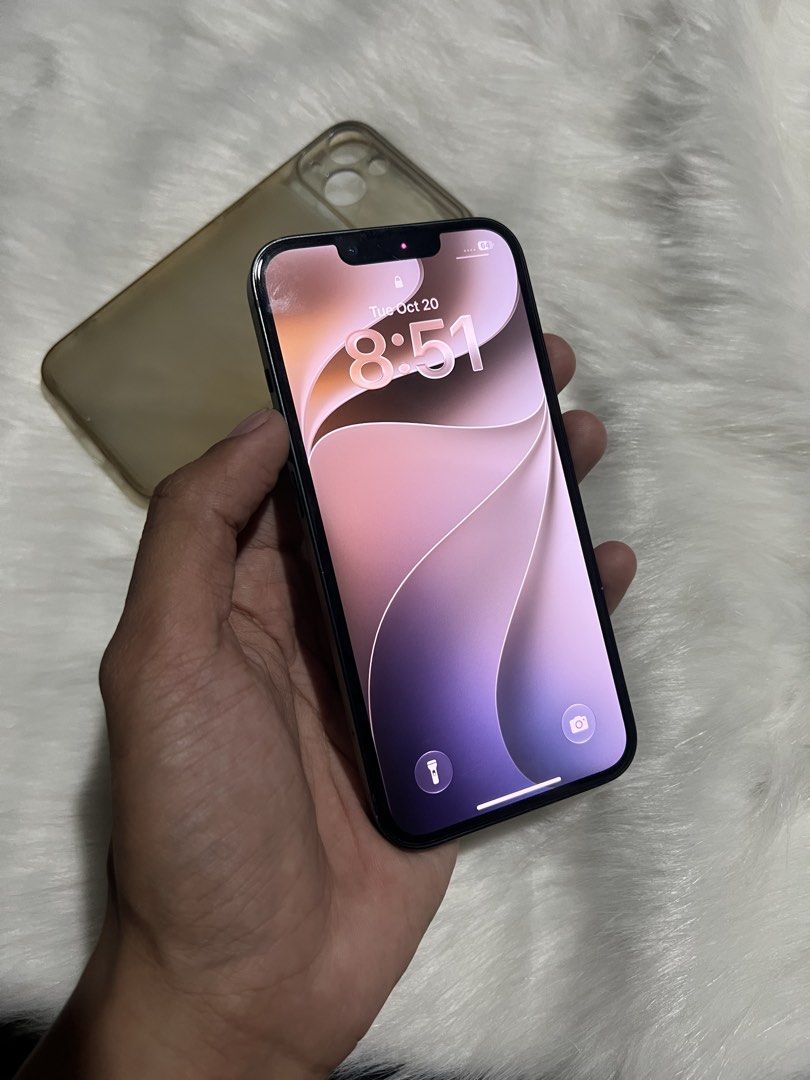 IPHONE 13 (Category: iPhone 13 Series) located in Santa Rosa. Submitted by xiamaramacasa02 (Listing ID 1470201379, Image 3). Description: IPHONE 13 128gb 77bh no history of repair minimal paint chips lang normal sa midnight na color with replacement box unit cabuyao laguna.