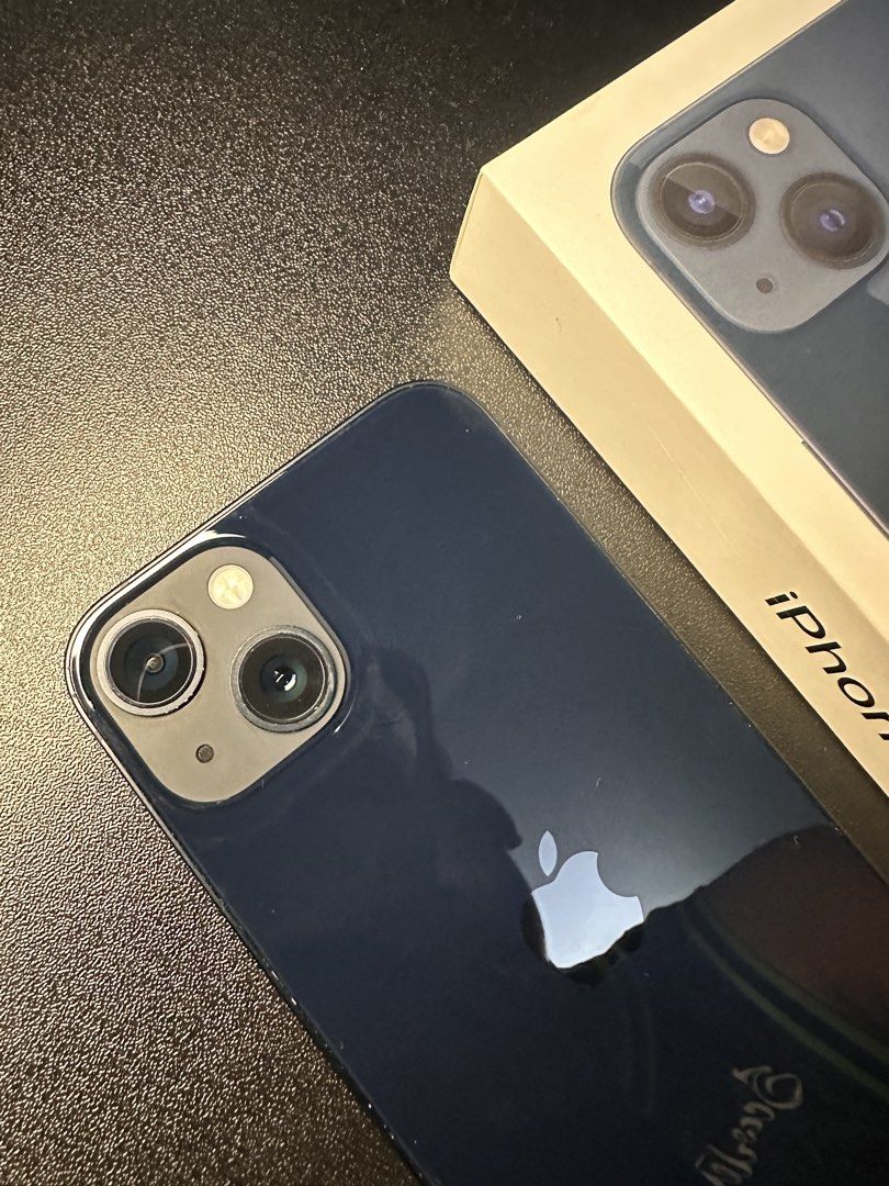 IPHONE 13 SMARTLOCK (Category: iPhone 13 Series) located in Las Pinas. Submitted by rterillano6727177 (Listing ID 1470345962, Image 2). Description: FOR SALE IPHONE 13 128GB SMARTLOCK 89% BATTERY HEALTH ISSUE: CASEMARKS INCLUSIONS:UNIT,BOX,CABLE ₱16,000 Loc: Laspinas or Paranaque.