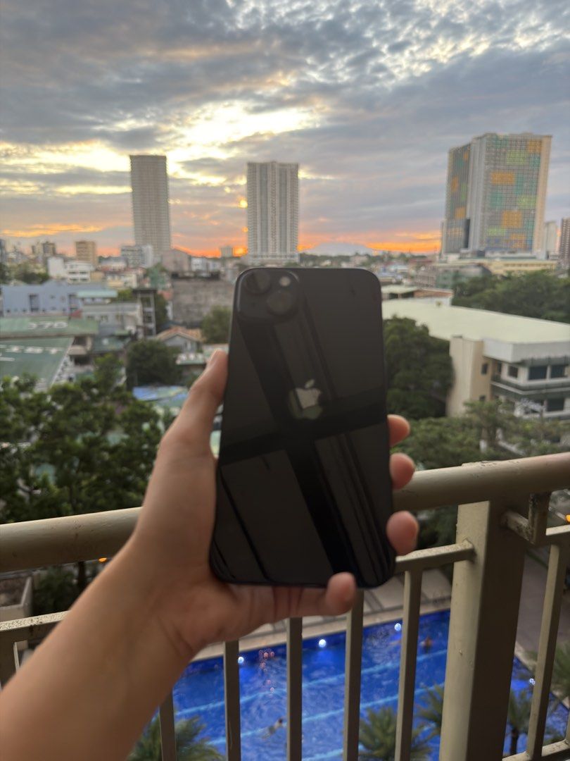 Iphone 14 plus - 128gb (Category: iPhone 14 Series) located in Cavite. Submitted by ponp0n (Listing ID 1470266879, Image 2). Description: Iphone 14 Plus 128GB Midnight Digital Walker purchased iOS Version: 18.1.1 Can use any SIM 86% Battery Health Working True Tone & Face ID Pristine condition with minimal dents Inclusions: same serial number box & original cord Price is negotiable (makatotohanan lang) feel free to offer Pm for more details. Loc�