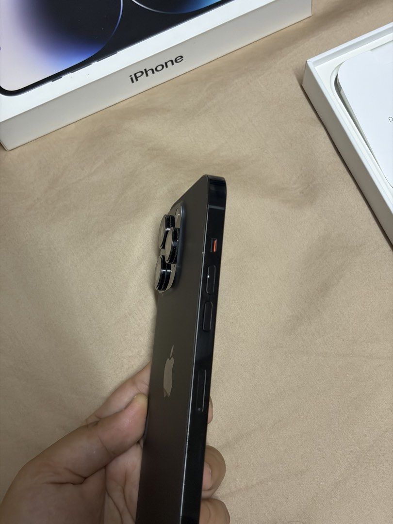 Iphone 14 pro max 128gb (Category: iPhone 14 Series) located in Manila. Submitted by raine0909 (Listing ID 1470287533, Image 3). Description: 128 gb 83% battery health with box & lightning cable (with flaw but still working) got it from apple store Never been damaged / repaired Can send videos of the phone.
