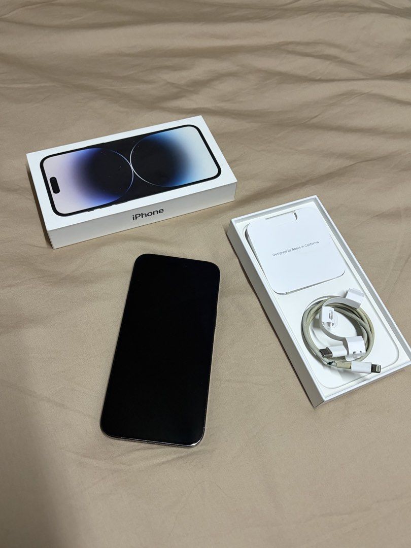 Iphone 14 Pro Max (Category: iPhone 14 Series) located in Manila. Submitted by raine0909 (Listing ID 1470286289, Image 2). Description: 128 gb 83% battery health with box & lightning cable (with flaw but still working) got it from apple store Never been damaged / repaired Can send videos of the phone Rfs: upgraded to iphone 17 pro max.