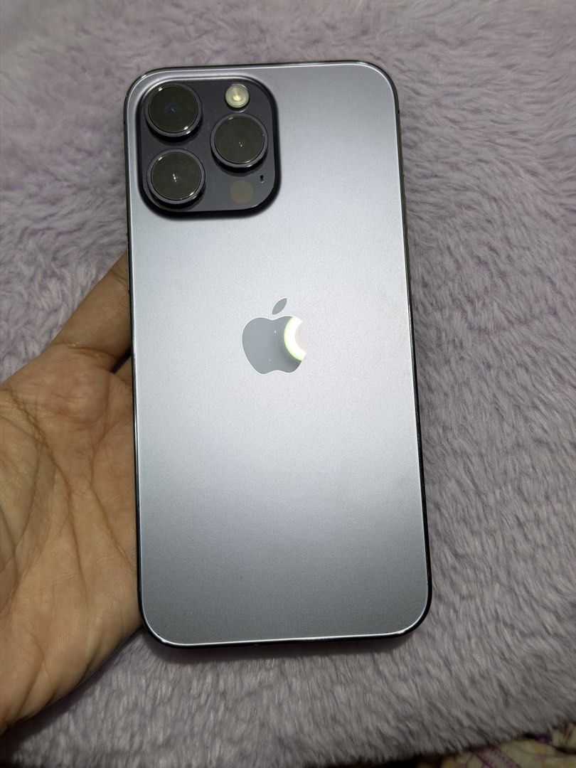 IPHONE 14 PROMAX 256GB DEEP PURPLE (Category: iPhone 14 Series) located in Manila. Submitted by allylymi (Listing ID 1470306023, Image 2). Description: FOR SALE IPHONE 14 PROMAX 256GB DEEP PURPLE 💟 25,500 PHP - 75% BH - Original Battery - Working face ID, true tone, camera - No sim restrictions - No history of repair Bought April 2023 No box. Just the phone itself Meet up: - Near UST Manila - Bacolor Pampanga Delivery: - Lbc - Lalamove.