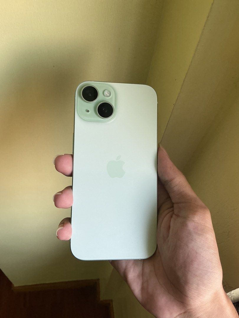 IPhone 15 256gb Green (Category: iPhone 15 Series) located in Caloocan City. Submitted by wildowl.39b95d (Listing ID 1470235838, Image 1). Description: Iphone 15 256 GB - Pristine Condition Color: Green Price : 30,000 pesos Variant: ZP/A No sim Restrictions Overview: Has been used with extreme care for over years. Protected in a case and screen protector Battery Heath: 83 % Funtionality : 100% working in order, Face Id, True tone, Camera, etc. In
