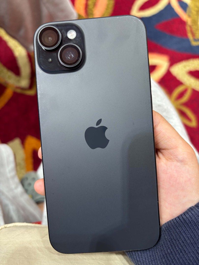 Iphone 15 plus (Category: iPhone 15 Series) located in Valenzuela. Submitted by aliyah02 (Listing ID 1470276765, Image 1). Description: Iphone 15 plus 128gb NEGOTIABLE PA Smart and Sun are available With sim tray Battery health 79 Face ID / Truetone Unit only With box and case Check to sawa sa meet up .