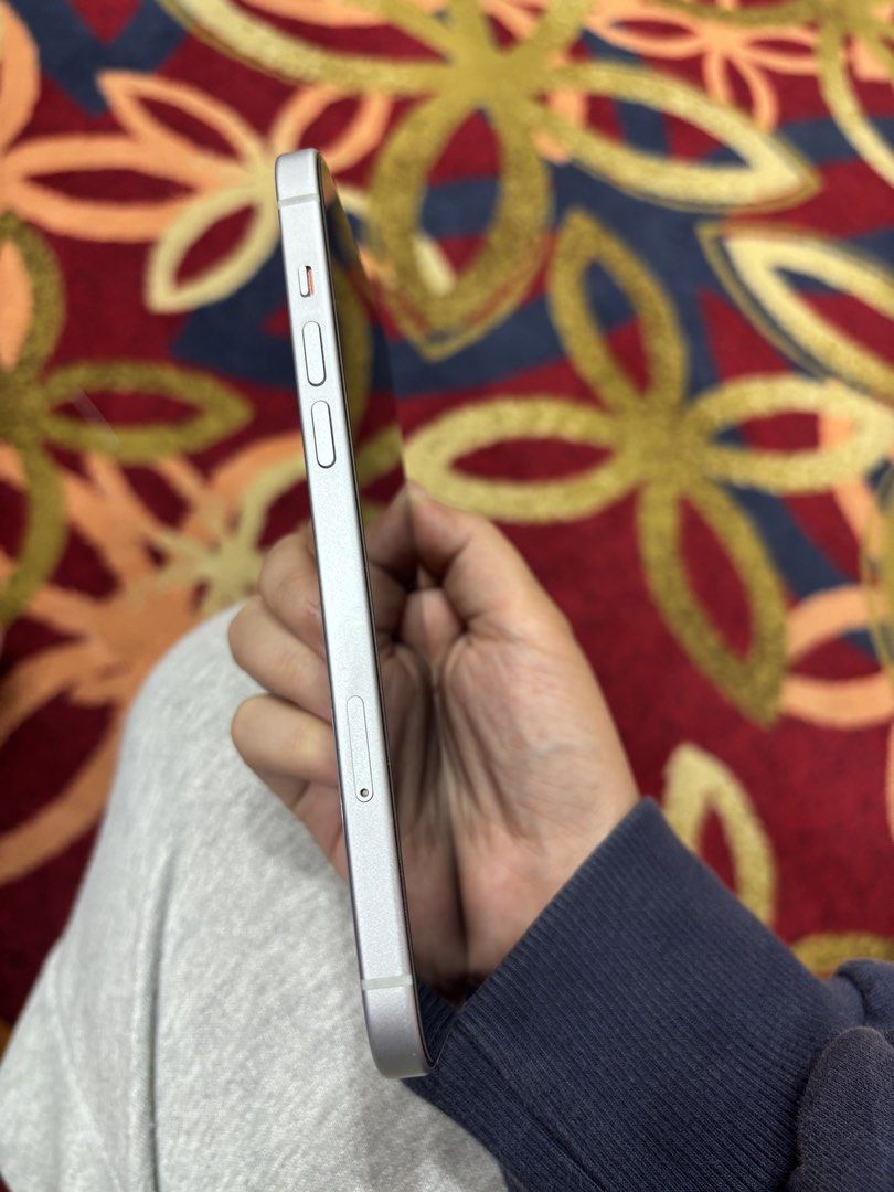 Iphone 15 Plus (Category: iPhone 15 Series) located in Valenzuela. Submitted by aliyah02 (Listing ID 1470277183, Image 2). Description: Iphone 15 plus 128gb Any sim available Battery health 84% Face ID / Truetone Unit only No issue Check to sawa sa meet up .