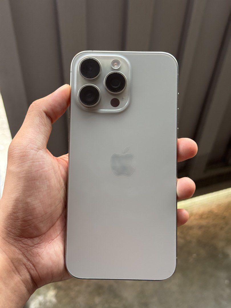 IPHONE 15 PRO MAX 256GB NATURAL TITANIUM (Category: iPhone 15 Series) located in Lipa City. Submitted by kiroooooo (Listing ID 1470245353, Image 3). Description: FOR SALE/SWAP PLUS CASH IPHONE 15 PRO MAX Natural titanium 256gb ✔️ Powermac Purchased ✔️ 87% Battery Health ✔️ Zp/a Variant, Ntc Approved🇵🇭 ✔️ Factory unlock ✔️ No Repair History ✔️ Physical Sim and Esim Supported ✔️ Openline ✔️ No Issue ✔️ Complete inclusions Inclusions: ORIGINAL BOX