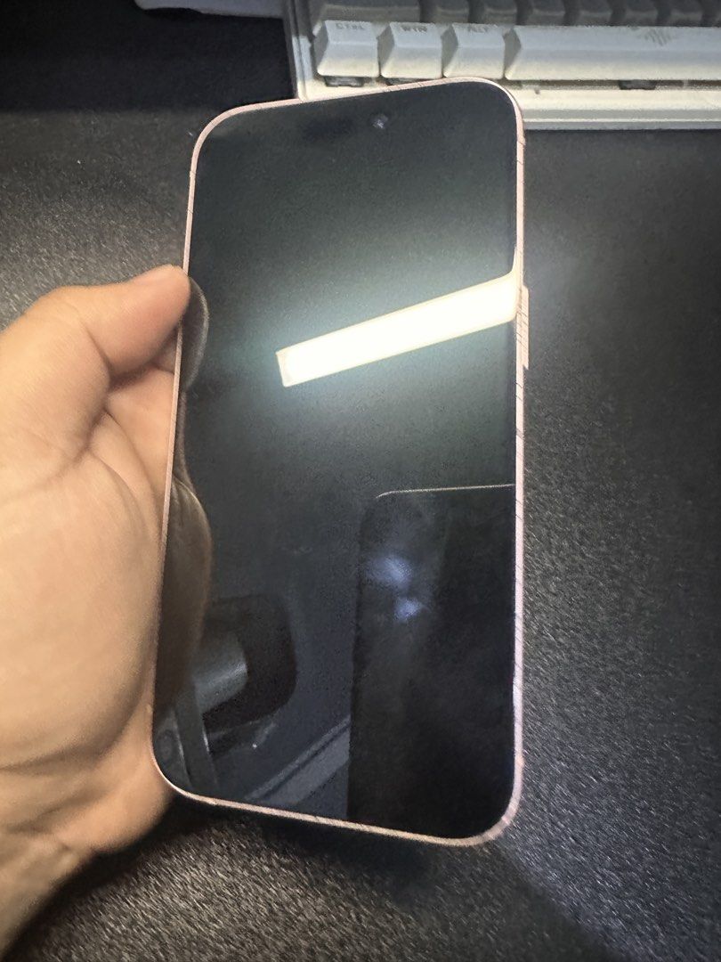 IPHONE 15 SMARTLOCK (Category: iPhone 15 Series) located in Las Pinas. Submitted by rterillano6727177 (Listing ID 1470345862, Image 3). Description: FOR SALE IPHONE 15 128GB SMARTLOCK 80% BATTERY HEALTH ISSUE: MINOR SCRATCHES,PAINTCHIPS INCLUSIONS: UNIT,CASE,CHARGER ₱22,5000 Location :Laspinas or Paranaque.