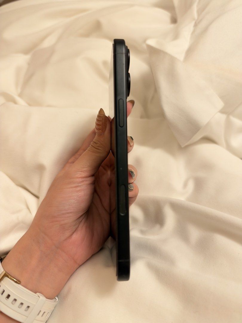Iphone 16 plus (Category: iPhone 16 Series) located in Santa Rosa. Submitted by charrizear06761 (Listing ID 1470174644, Image 2). Description: Selling my iphone 16 plus 256gb - 90% battery health - in very good condition - no history of repairs - no scratches/dents - more than a year palang 36k only ‼️‼️ RFS: upgrade Paunahan nalang po. Slightly nego for sure buyer 😊.