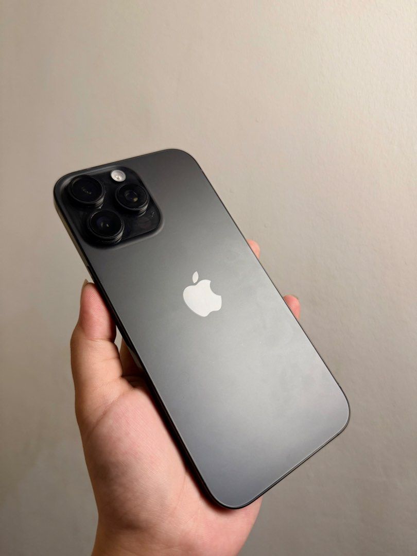 Iphone 16 PRO MAX - 512 GB (Category: iPhone 16 Series) located in Valenzuela. Submitted by lovedbykhelli (Listing ID 1470272707, Image 2). Description: Storage: 512GB Color: Black Titanium Battery Health: 93% Cycle Count: 397 Condition: 10/10 Pristine. Zero dents, zero scratches. Hardware: 100% original, all features working (Face ID, TrueTone, etc.). History: No history of repair, no "Unknown Part" warnings. Network: Any SIM / Network works Pri