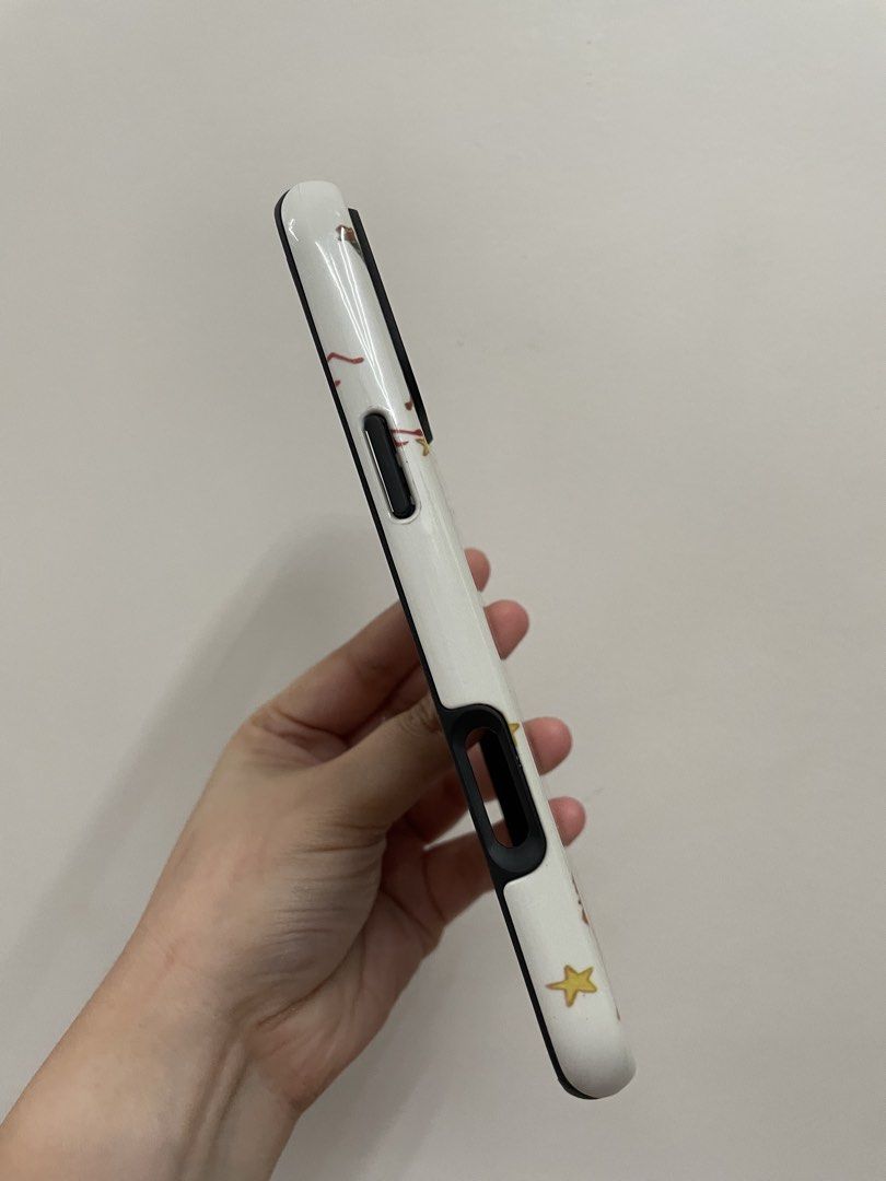 Iphone 16 Pro Max Hard Shell Case (Category: Cases & Sleeves) located in Manila. Submitted by sheisdecluttering (Listing ID 1470252849, Image 2). Description: used but not abused loc: paranaque.