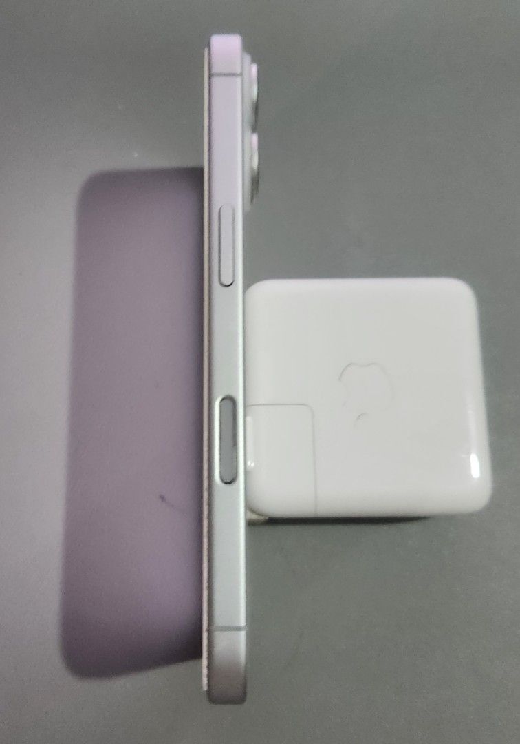 iPhone 16 white 256GB (Category: iPhone 16 Series) located in Muntinlupa City. Submitted by cocwo (Listing ID 1470149066, Image 3). Description: 93% battery health Small dent on bottom right corner All perfectly working Negotiable .