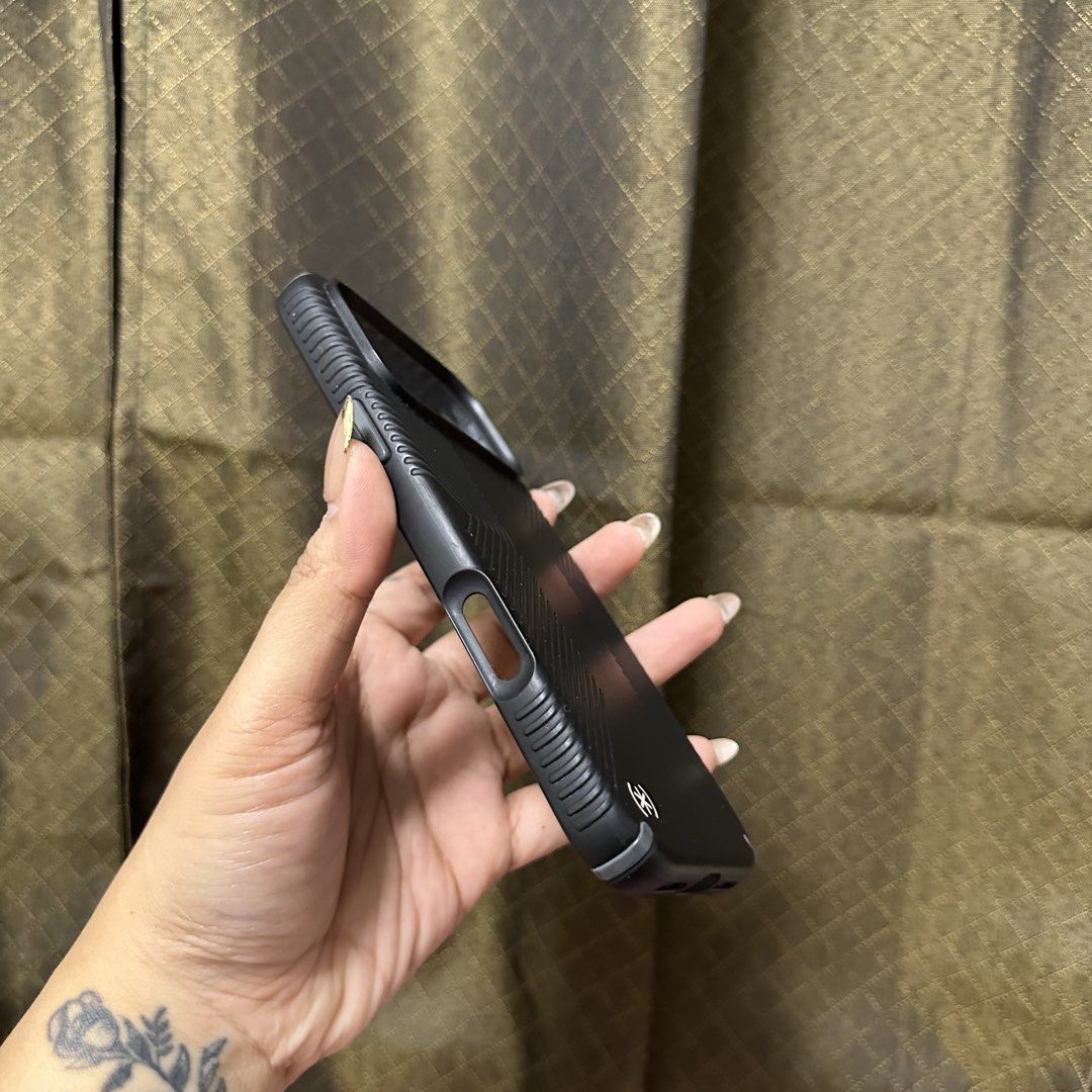 iPhone 17/18 Pro Max (Original Used Speck Casing) (Category: Cases & Sleeves) located in Pasig City. Submitted by loveyyy08 (Listing ID 1470297260, Image 2). Description: Original Speck Casing For iPhone 17/18 Pro Max Used twice only RFS: Decided to switch to pro only 📍Location: Pasig Lifehomes 🛵Delivery: Same day delivery/LBC only 💰Mode of Payment: Cash/Bank Transfer .