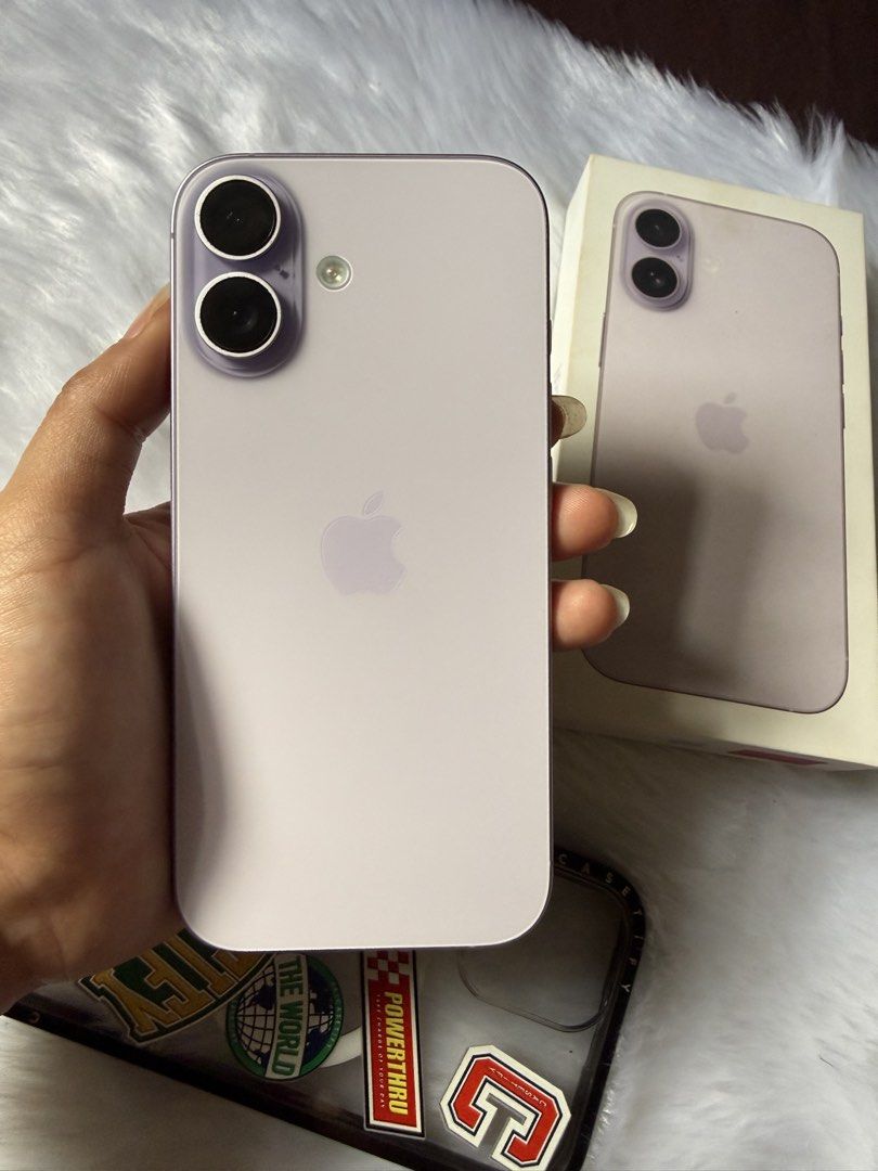IPhone 17 256gb lavander (Category: iPhone 17 Series) located in Paranaque City. Submitted by marshmallowsss_ (Listing ID 1470259327, Image 1). Description: IPhone 17 no issue 92% Under warranty till january Complete Minimal scratches sa screen see last pic lagyan nyo lang tempered Paranaque / Cavite meet up.